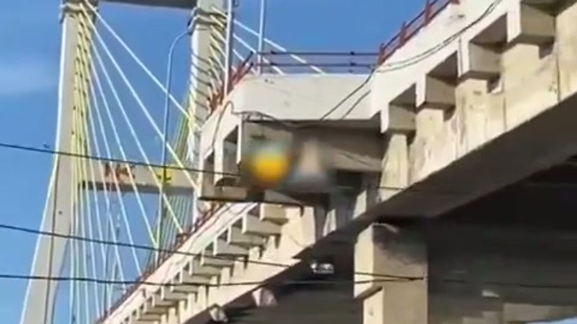 World_Updates_-_BREAKING_Footage_shows_the_moments_when_massive_earthquake_of_7.7_m...